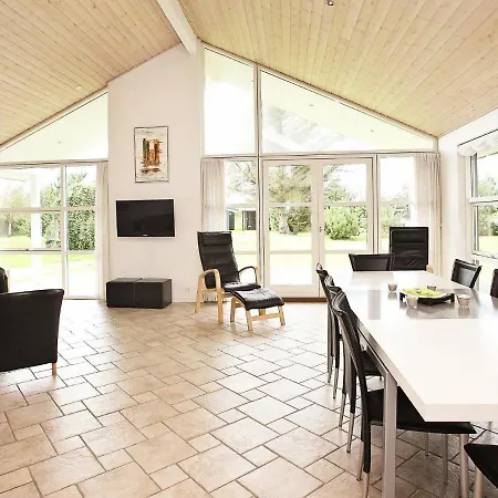 8 Person In Hjorring-by Traum * Vester Vidstrup